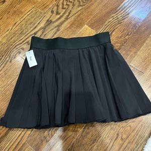 NWT TNA aritzia black pleaded skirt!